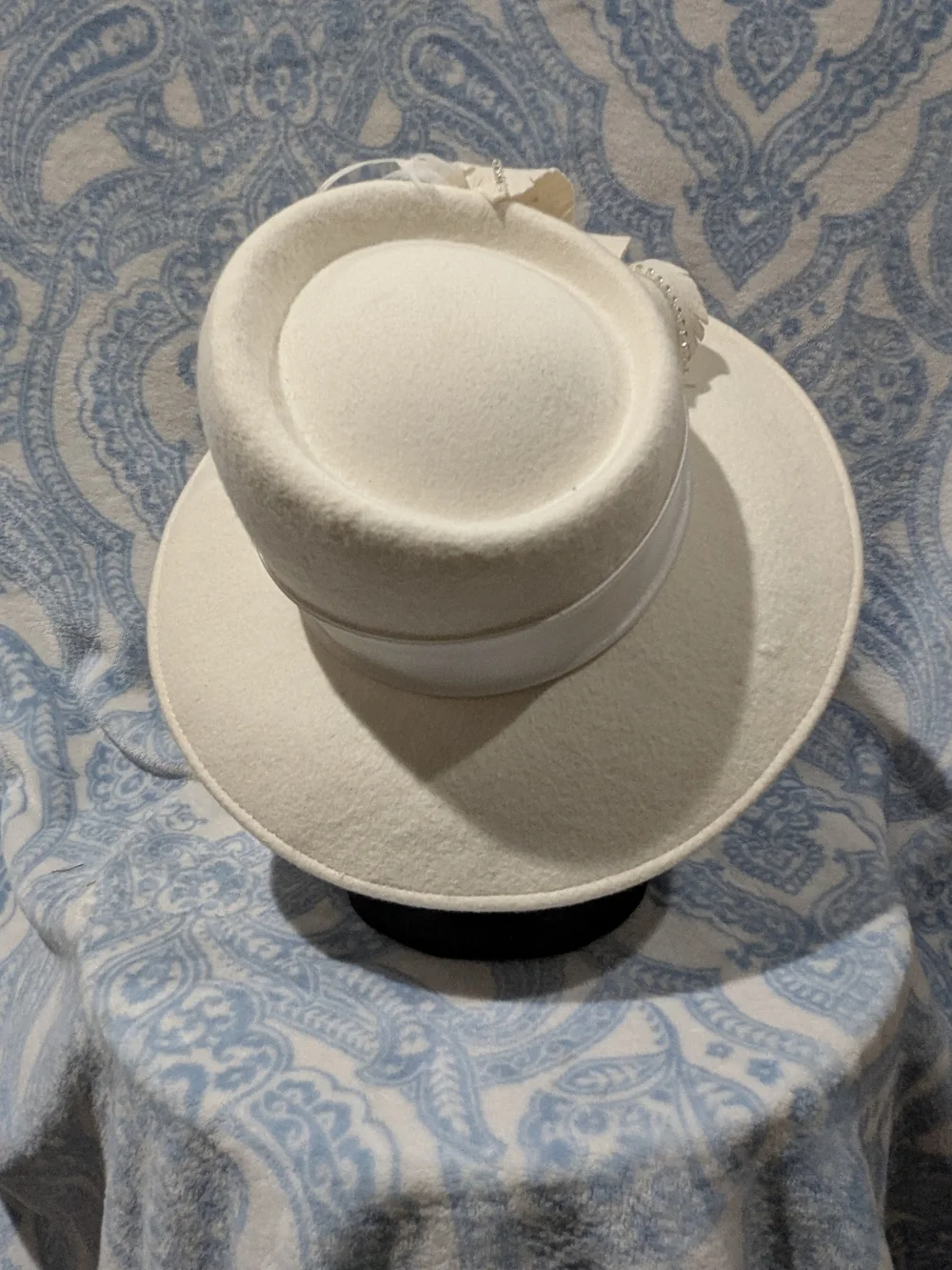 Elegant Women's Cream Wide-Brim Hat with Satin Band